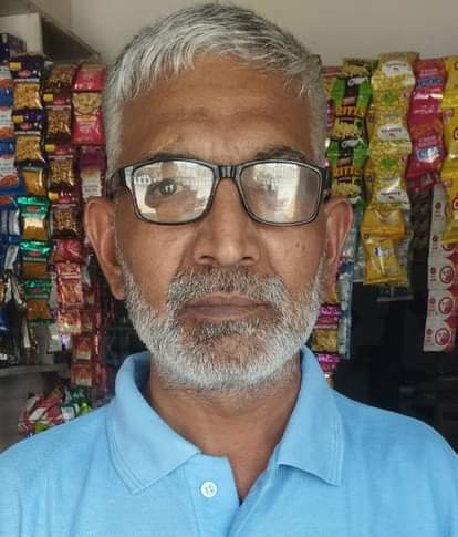 The car stopped in the jam and the pace of life stopped