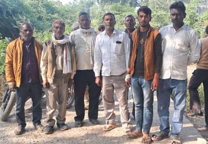 Farmer's body found lying on the roadside, suspected of murder