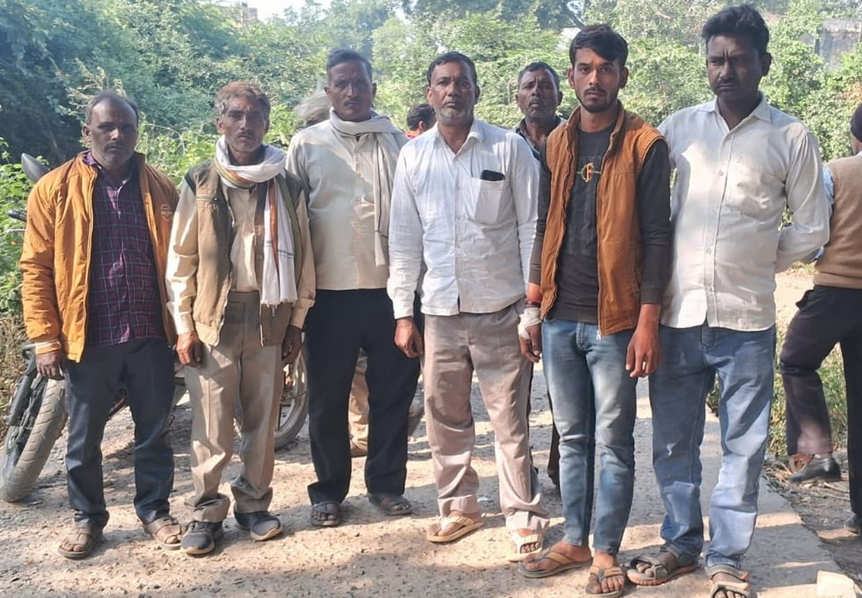 Farmer's body found lying on the roadside, suspected of murder