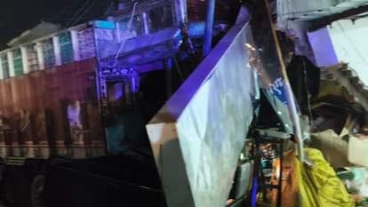 Truck rams into house, e-rickshaw and three bikes damaged