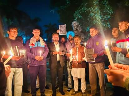 Tributes paid to those killed in the Delhi blasts