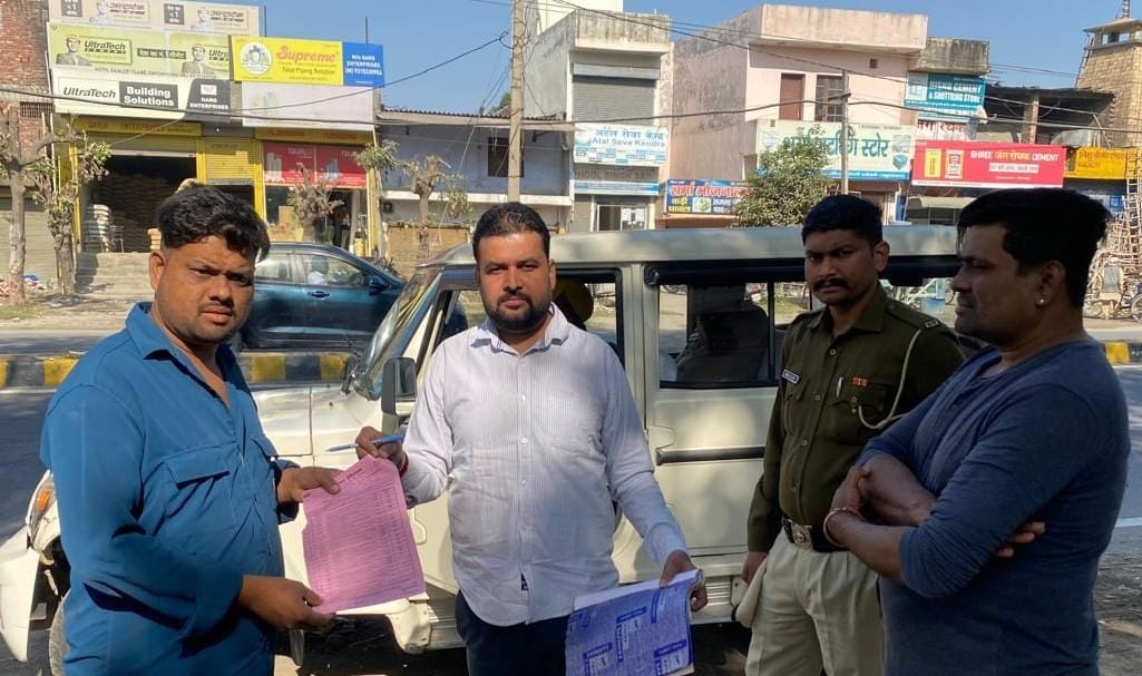 Two people were fined for throwing garbage in the open