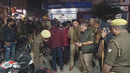 Number plates and suspicious vehicles were checked without standing in the market