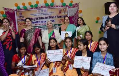 Jyoti got first place and Taiba got second place in painting.