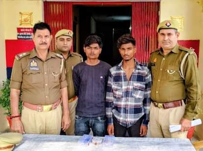 Two accused arrested for robbing a hawker