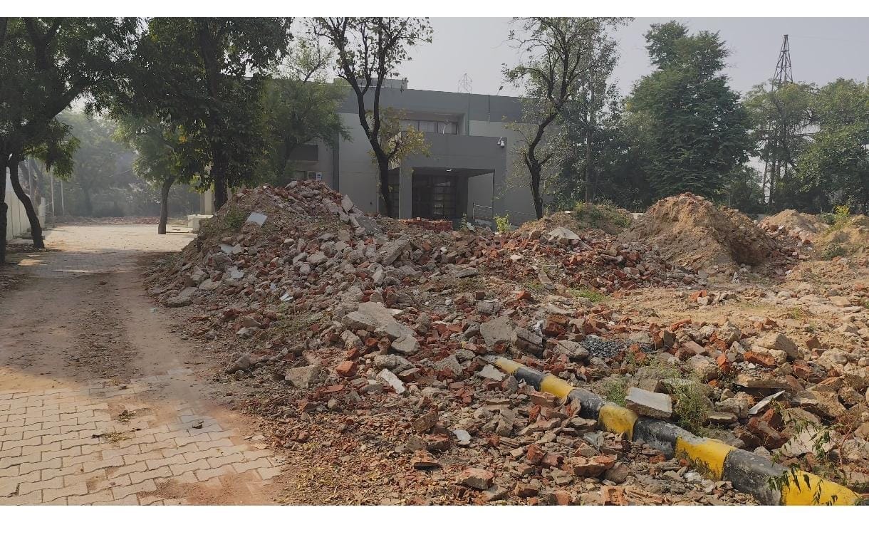 Kosli's military rest house is in a dilapidated condition.