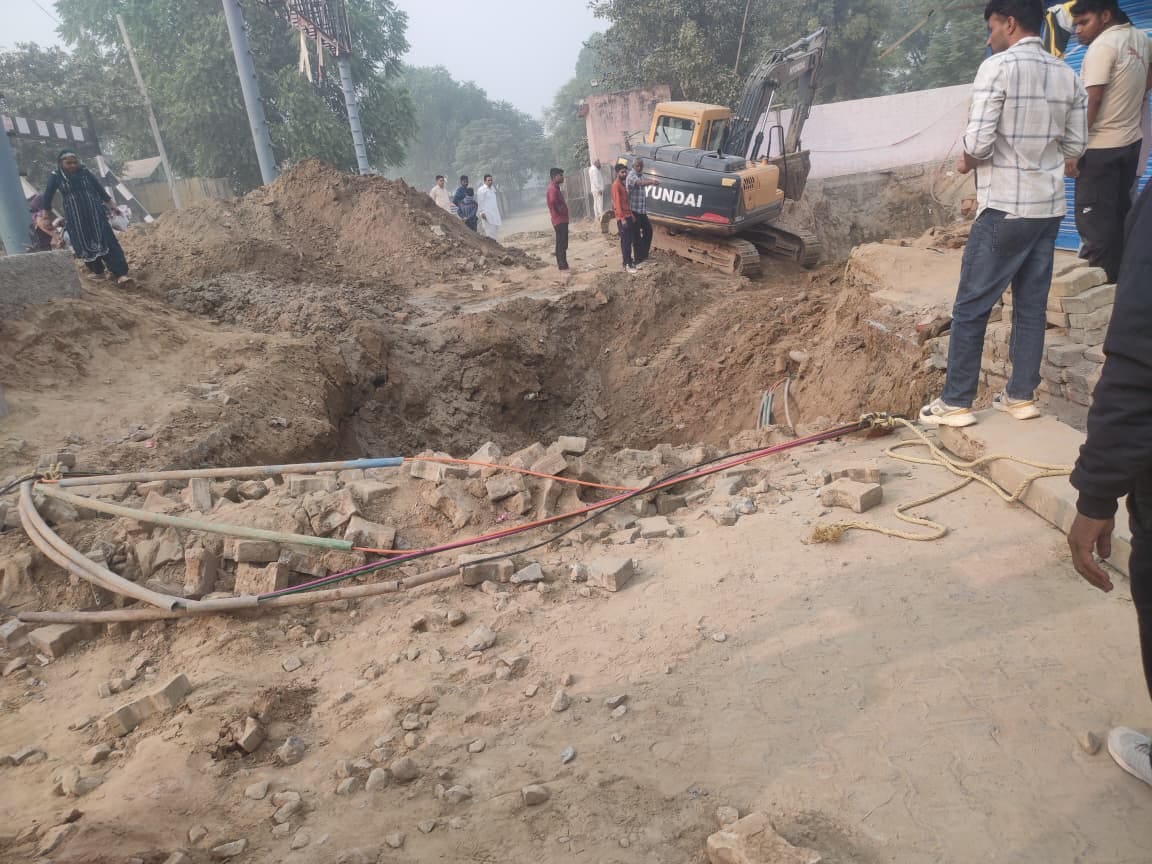 Sewerage and drinking water lines on the mini bypass are broken, Chatargarh Patti gate closed till 15th