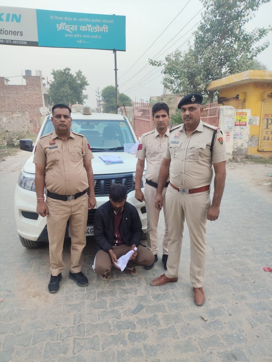 Police recovered 10.72 grams of heroin from a rickshaw driver