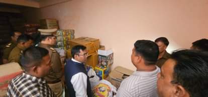 Six people arrested for duping people on the pretext of trading, 9 including Sagarna absconding