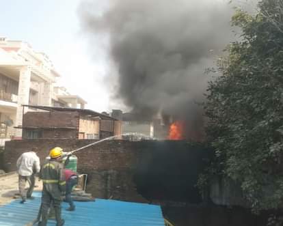Fire breaks out in handicraft factory, nearby houses evacuated