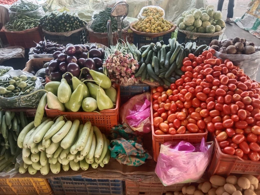 With the onset of winter, the prices of green vegetables are skyrocketing.