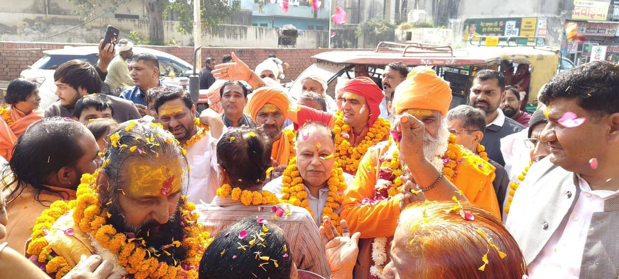 On the occasion of Narmada Parikrama, a feast was organised at Dera Jwalamala.