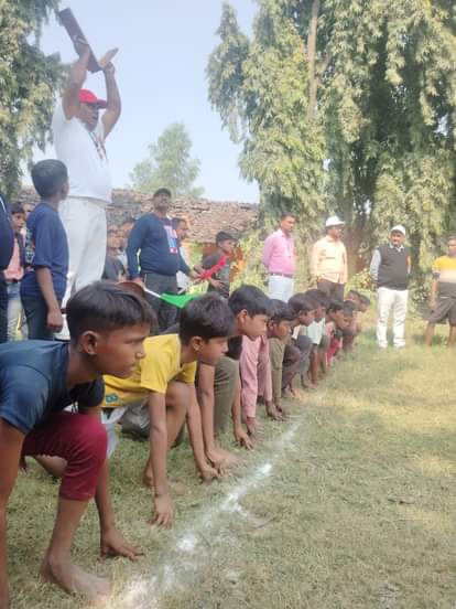 Akash won in the boys category and Shimla Devi won in the girls category