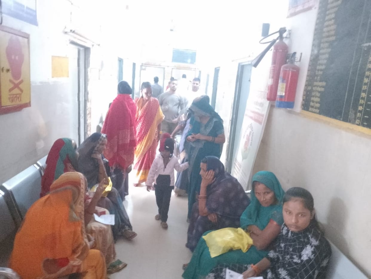 The number of patients suffering from cold and cough has increased with the cold, and hospitals are overcrowded.