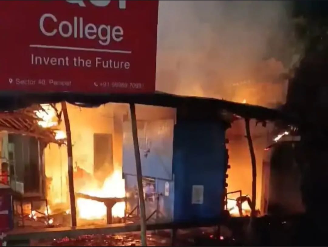 Fire breaks out in tea stall, goods burnt to ashes