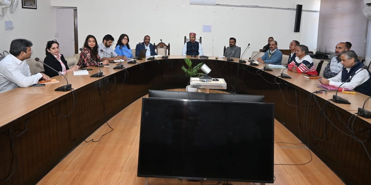 ADB team learns about the success of women's groups in Bilaspur