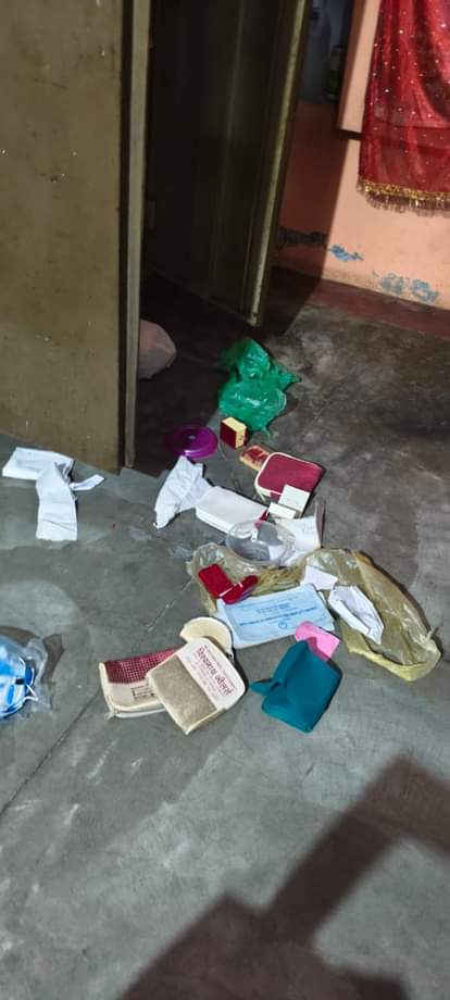 Thieves broke into the house and stole jewellery worth lakhs