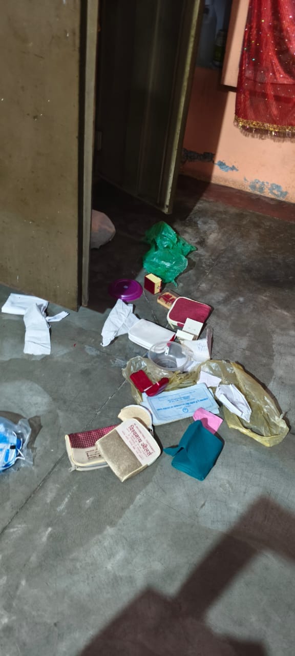 Thieves broke into the house and stole jewellery worth lakhs