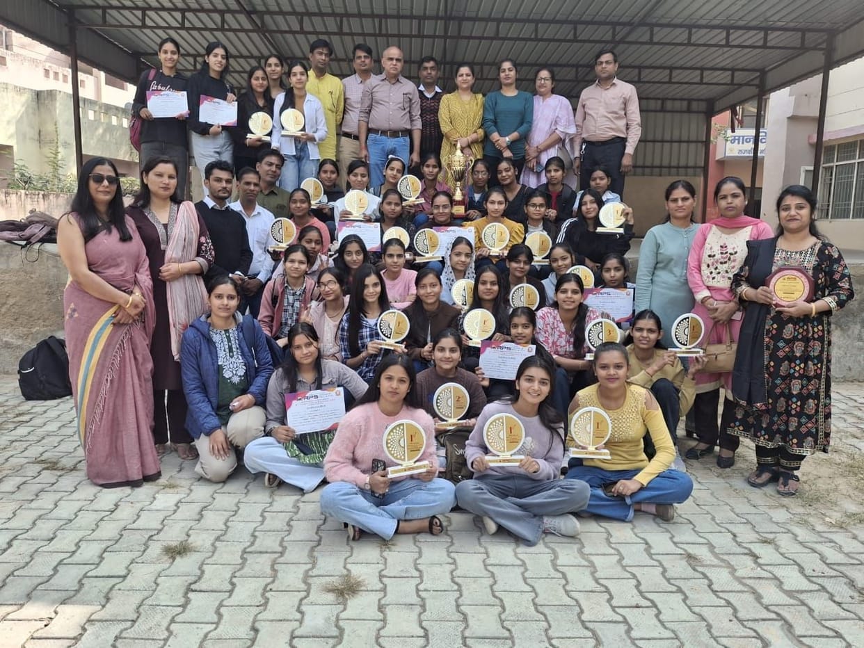 Women's college students hoisted the flag in the Zonal Youth Festival Jhumar