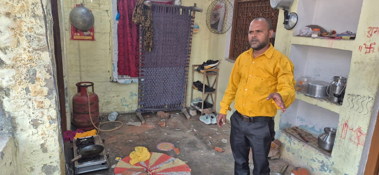 Four injured in stone pelting after dispute over parking bike outside house
