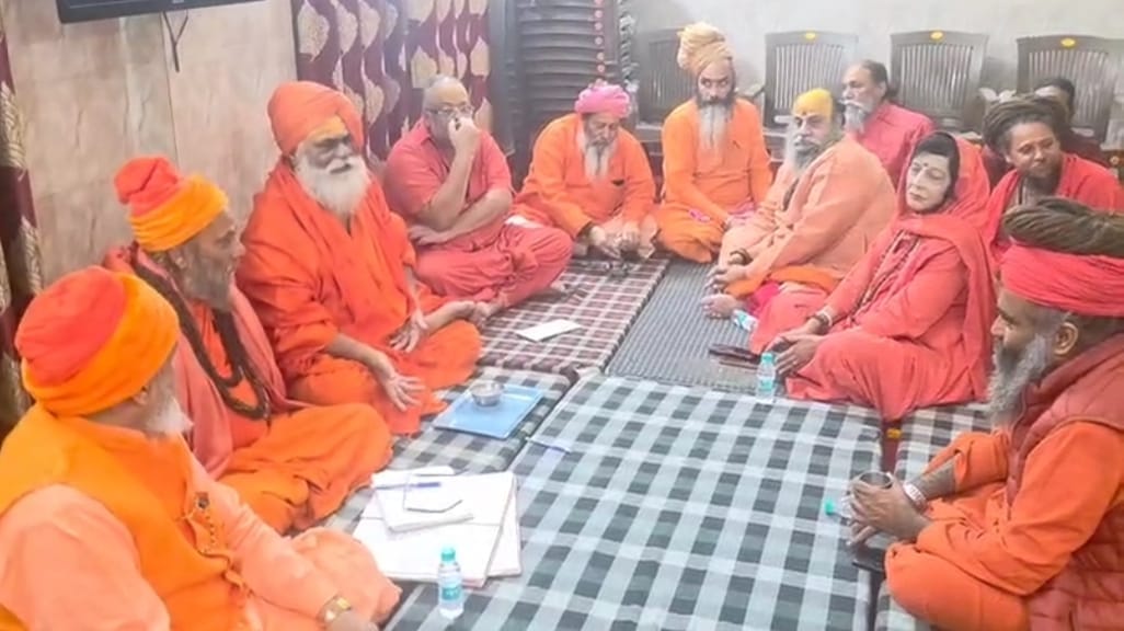 Rumors of saints boycotting the Ardh Kumbh have left the fair administration in a state of shock.