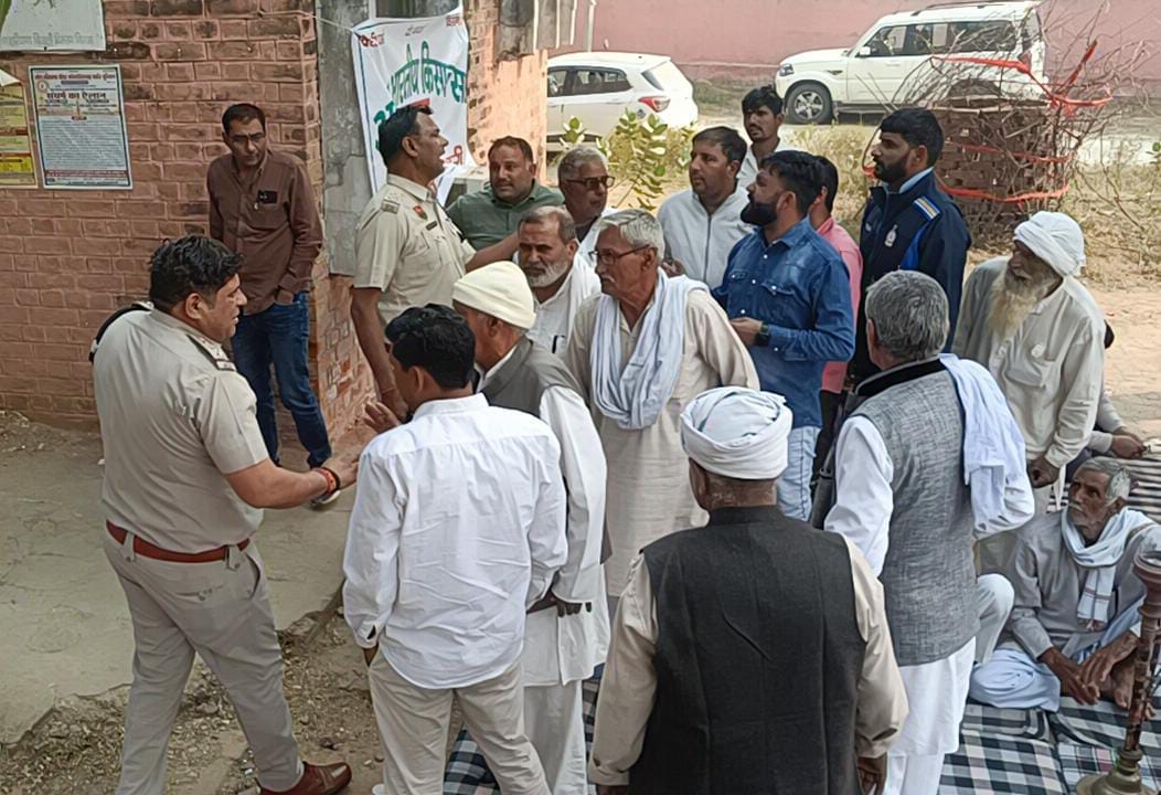 Farmers locked the electricity office after not getting a tubewell connection