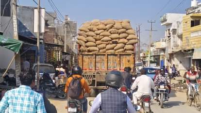 People living in fear of overloaded vehicle accidents on the road