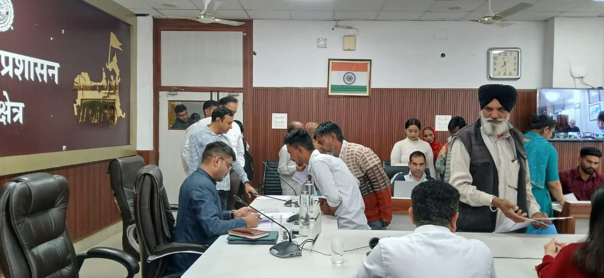 Officers should solve problems on priority basis: Ashish