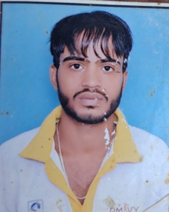 Dead body of a youth found, suspected of being beaten to death