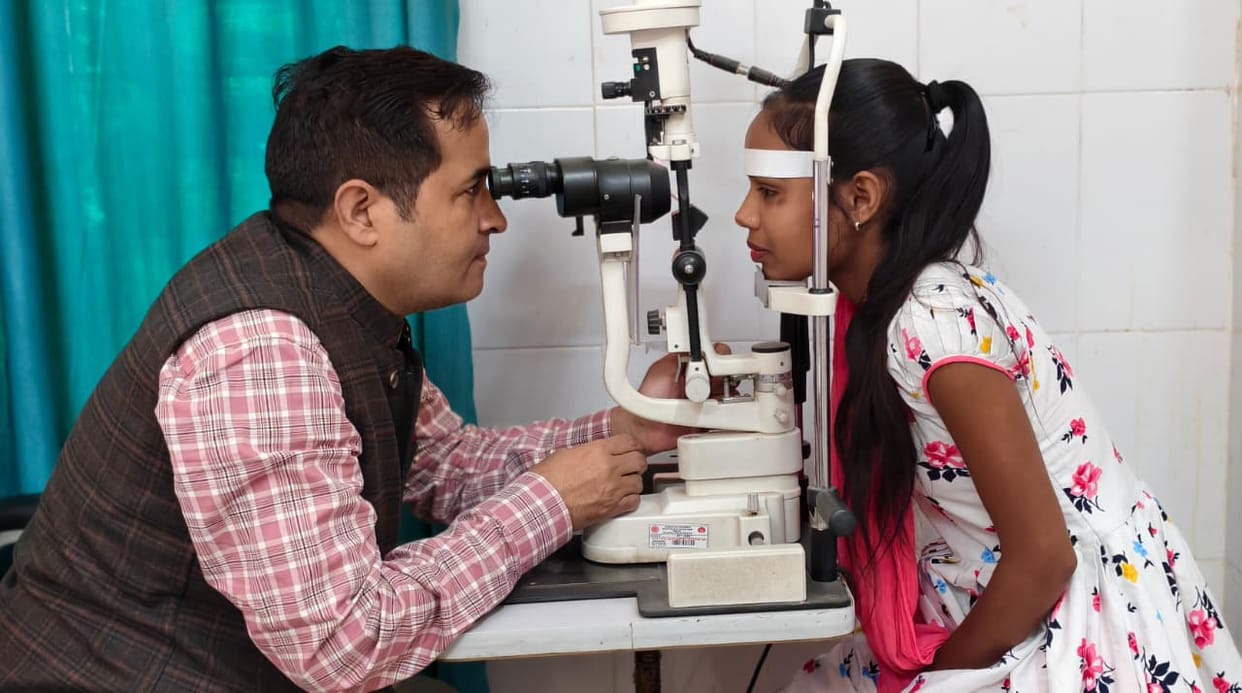 As the winter progresses, the number of patients suffering from eye allergies and dryness increases in the OPD of the Medical College