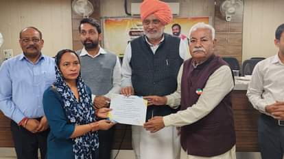 Certificates were handed over to 100 beneficiaries of the scheme