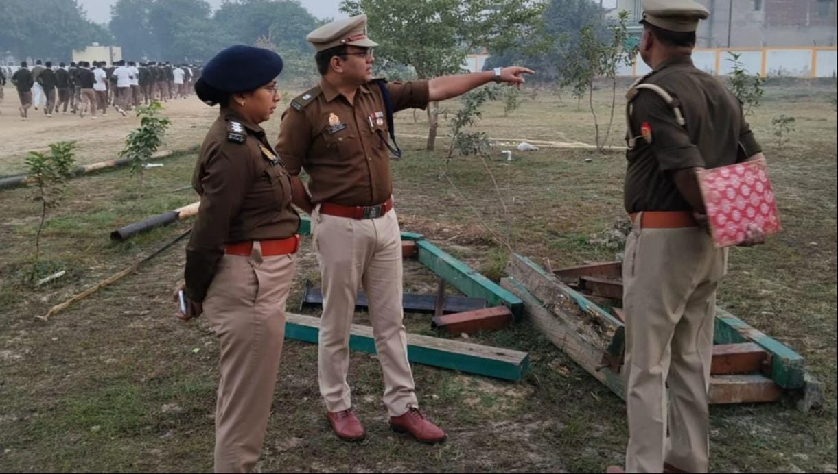 A race was organised after checking the turnout of policemen.