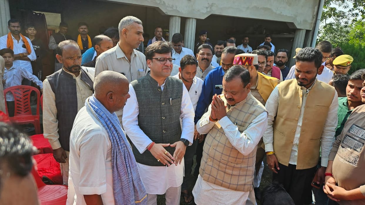 10 lakh rupees will be given to the family of Dinesh, who died in the Delhi bomb blast.