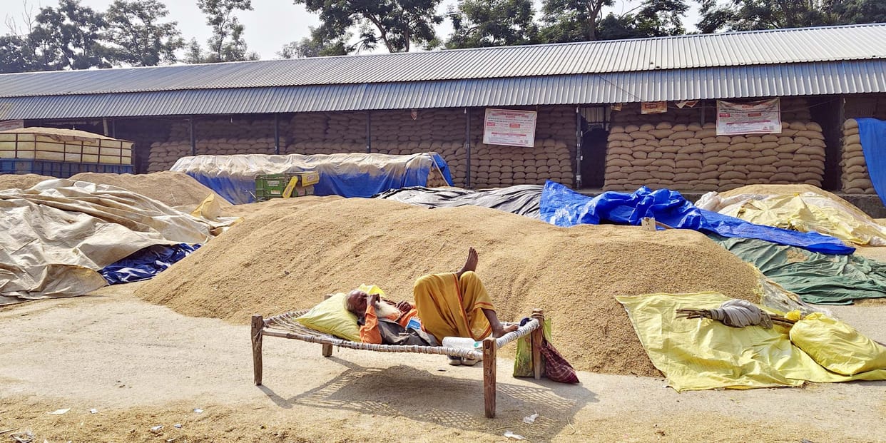 Paddy is not being weighed at procurement centres, farmers have been waiting for five days.