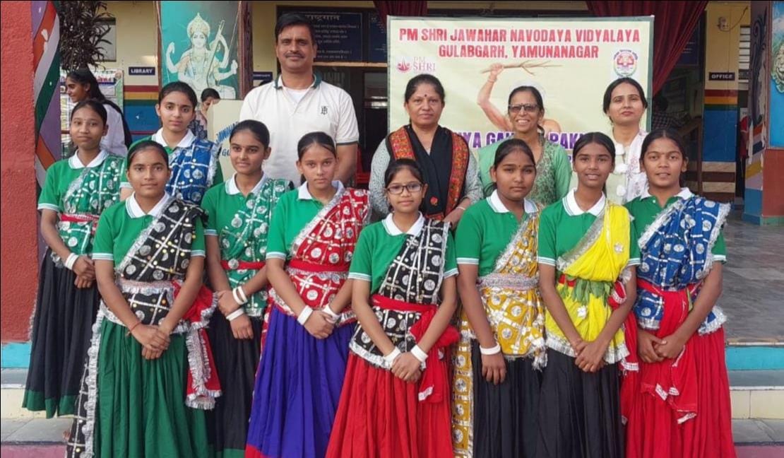 The girl students mesmerized the audience with their traditional dance from Jharkhand