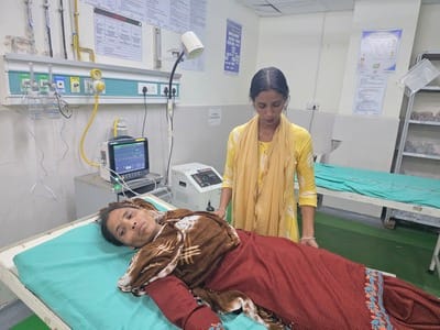 Four youths flee with gold earrings, Rs 10,000 cash and a mobile phone after knocking a woman unconscious.