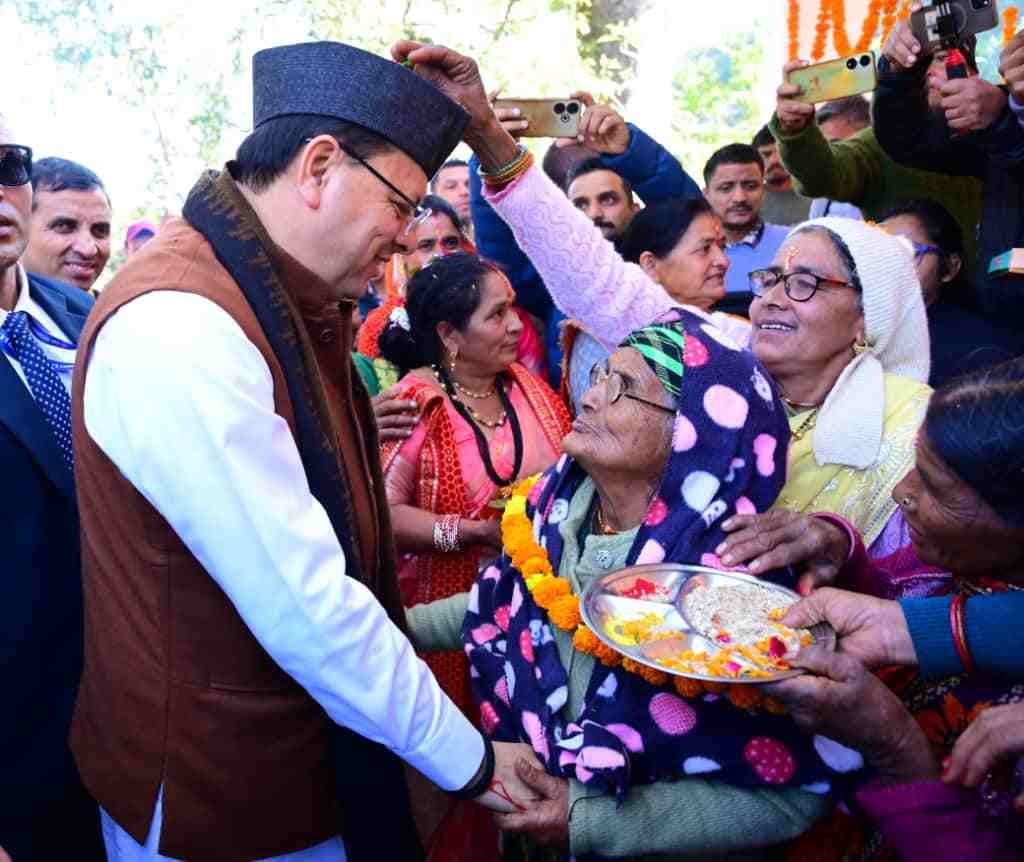 Seeing the smiles of the children, the CM's memories were refreshed.
