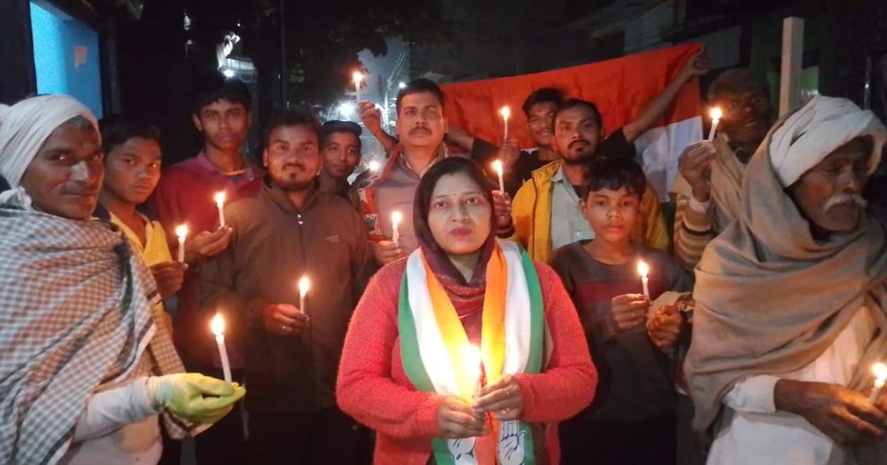 Congress workers took out a torchlight procession in protest against the blast in Delhi.