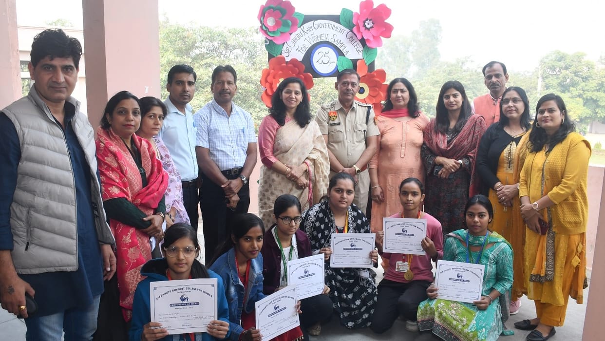 The exhibition showcased the college's 25 years of success.