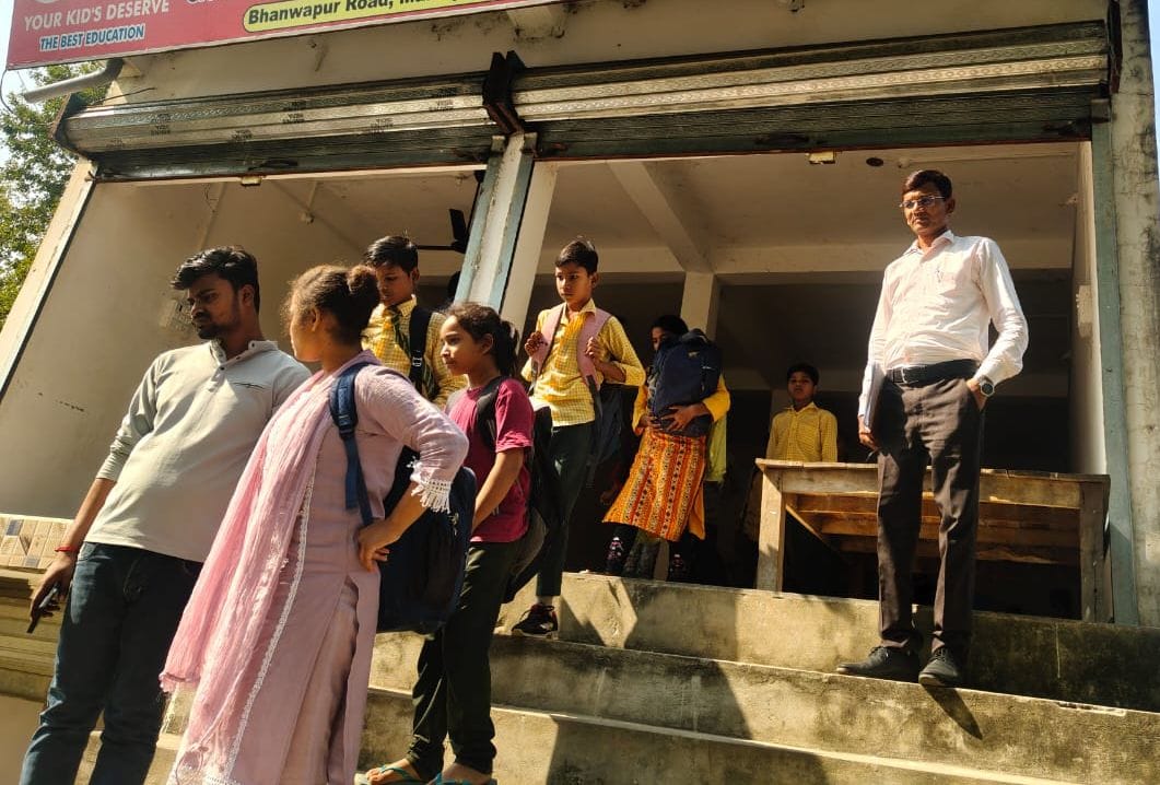 Schools operating without accreditation banned, notice