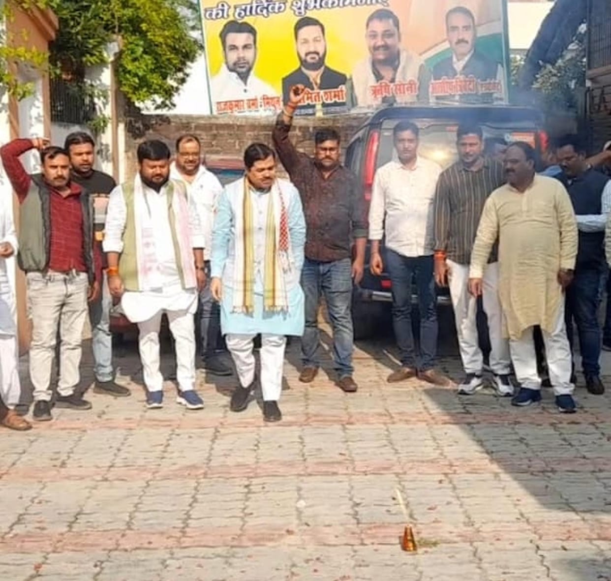 BJP workers celebrate massive victory in Bihar, burst firecrackers