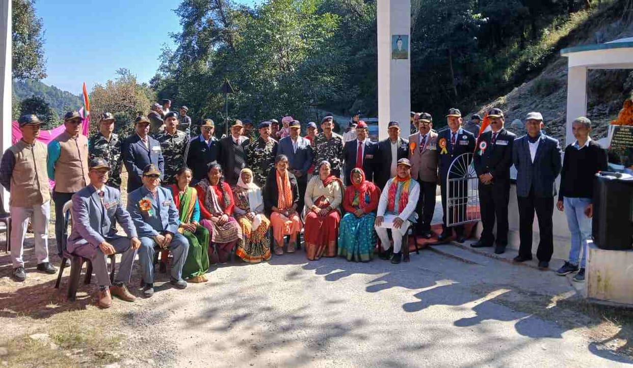 Tributes paid to 1962 war martyr Kanyal on his death anniversary