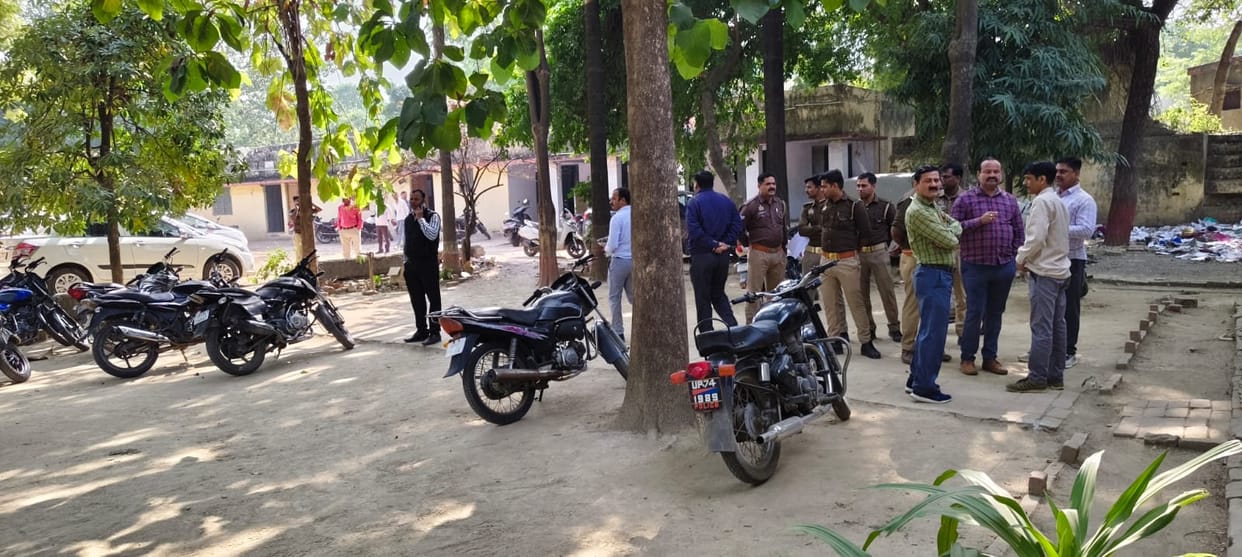 When Harendra shouted, the employees came out...the team said no one should come near, this is vigilance...
