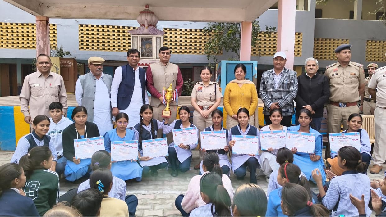 The students' performance was highly appreciated by the audience and judges.