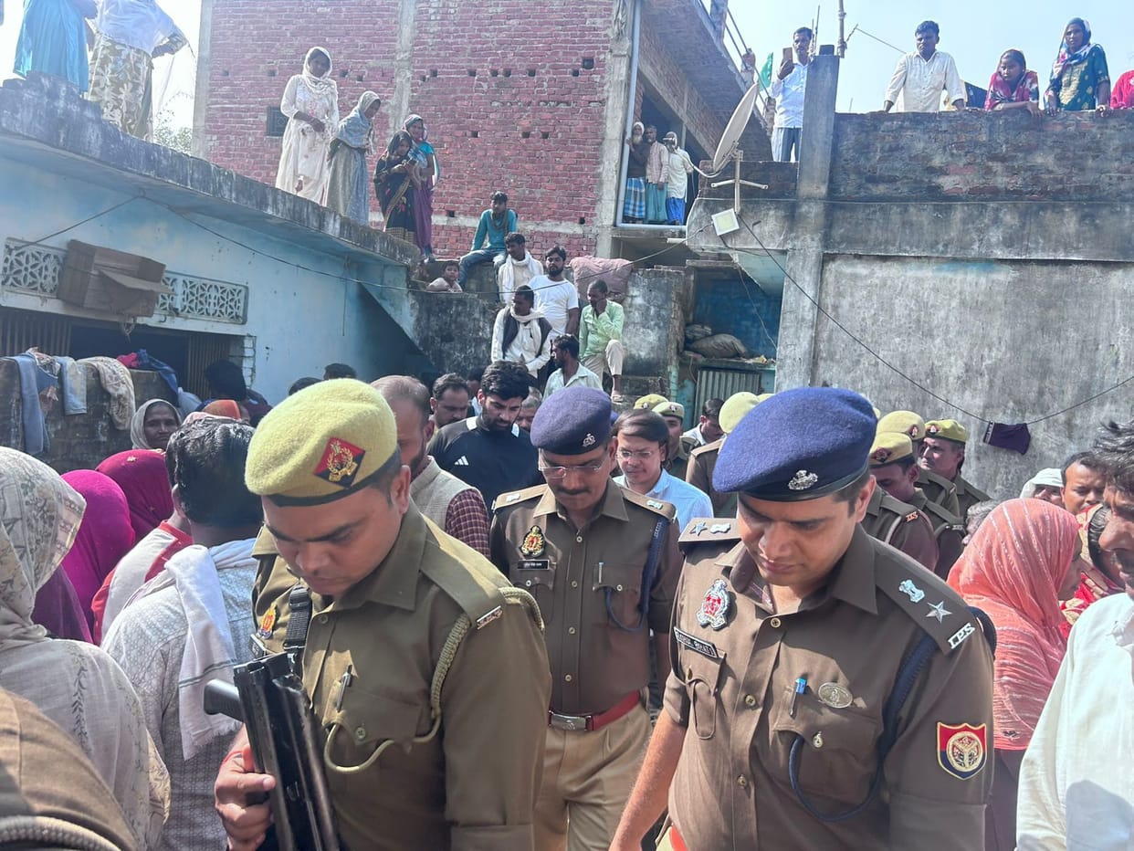 Husband hanged himself after killing his wife and three children in Maniharanpurwa