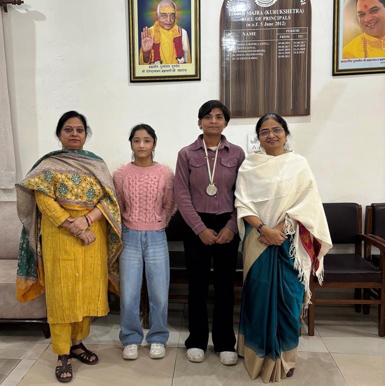 Harleet won the bronze medal and Aarushi won the silver medal in the 50 kg weight category.