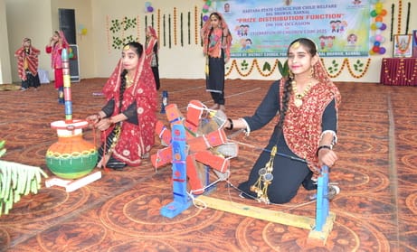 A colourful performance enthralled the audience, 463 talented individuals were honoured.