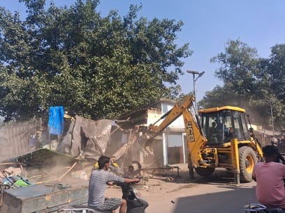 Bulldozers run on railway land in Babhanan, dozens of shops collapse