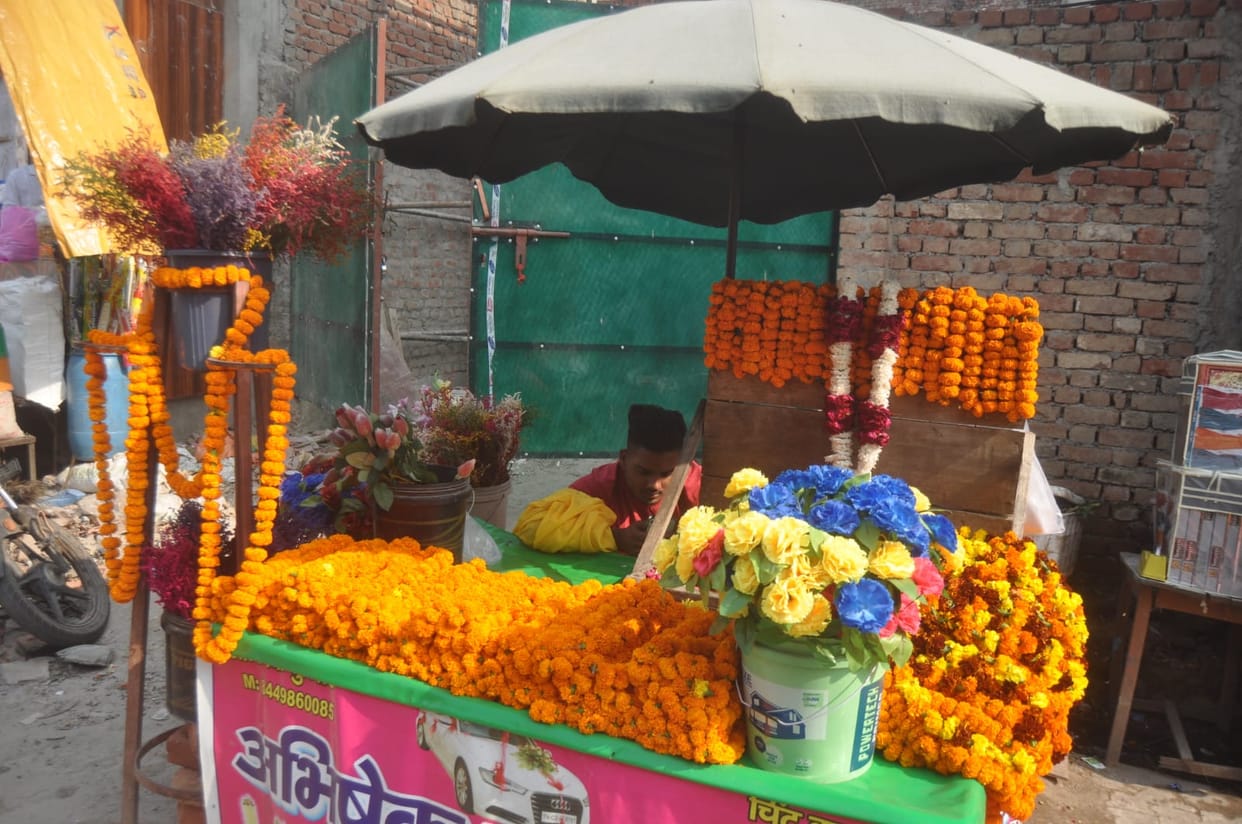 Flower business flourishes during wedding season