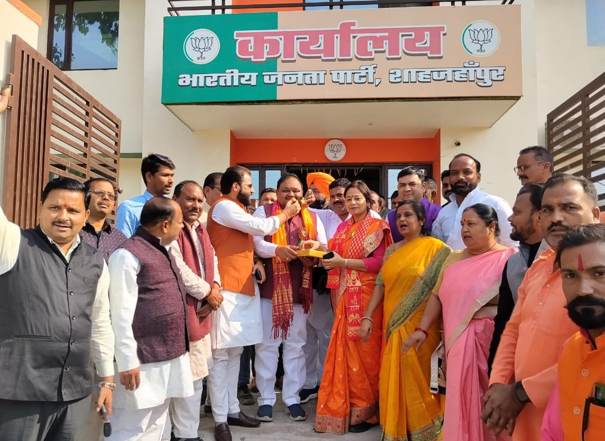 BJP workers rejoice with the mandate in Bihar, raise slogans of Bharat Mata ki Jai